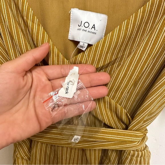 J.O.A. V-Neck Cold Shoulder Hi Lo Wrap Dress - Picture 9 of 9